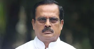স্ত্রী-কন্যাসহ সাবেক মন্ত্রী নানকের দেশত্যাগে নিষেধাজ্ঞা